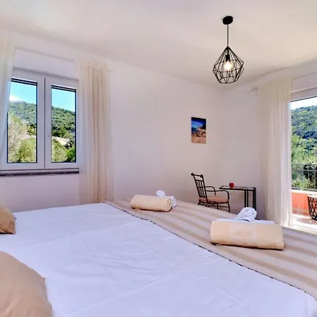 Miholascica 1 On Island By Guide * Cres