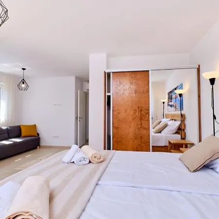 Miholascica 1 On Island By Guide Cres