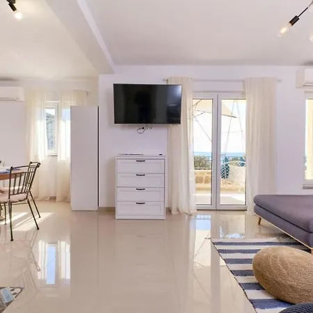 Villa Miholascica 1 On Island By Guide Cres