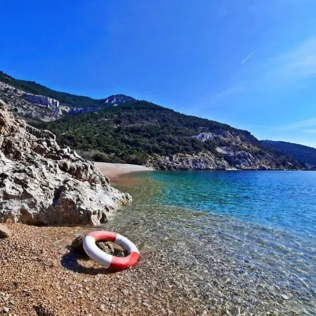 Miholascica 1 On Island By Guide Villa Cres