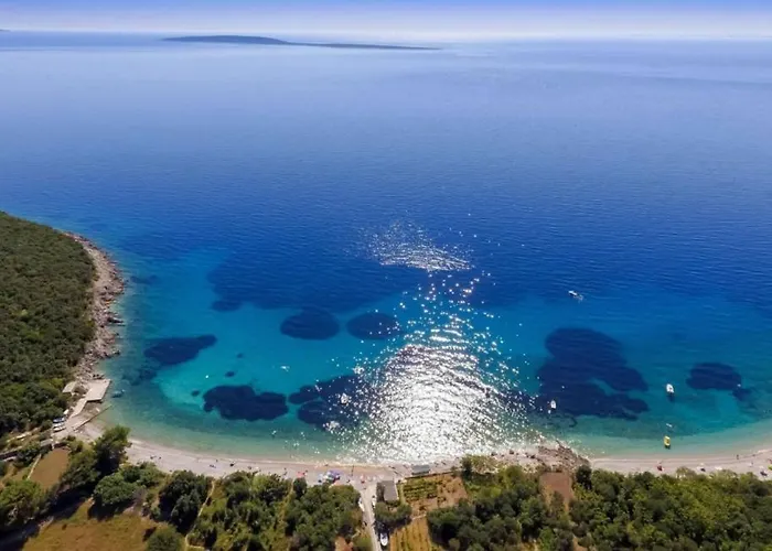 Vila Miholascica 1 On Island By Guide