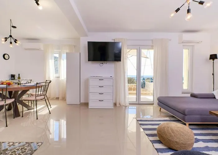 Vila Miholascica 1 On Island By Guide Cres