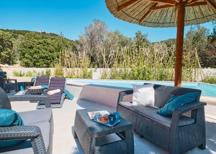 Vila Miholascica 1 On Island By Guide *
